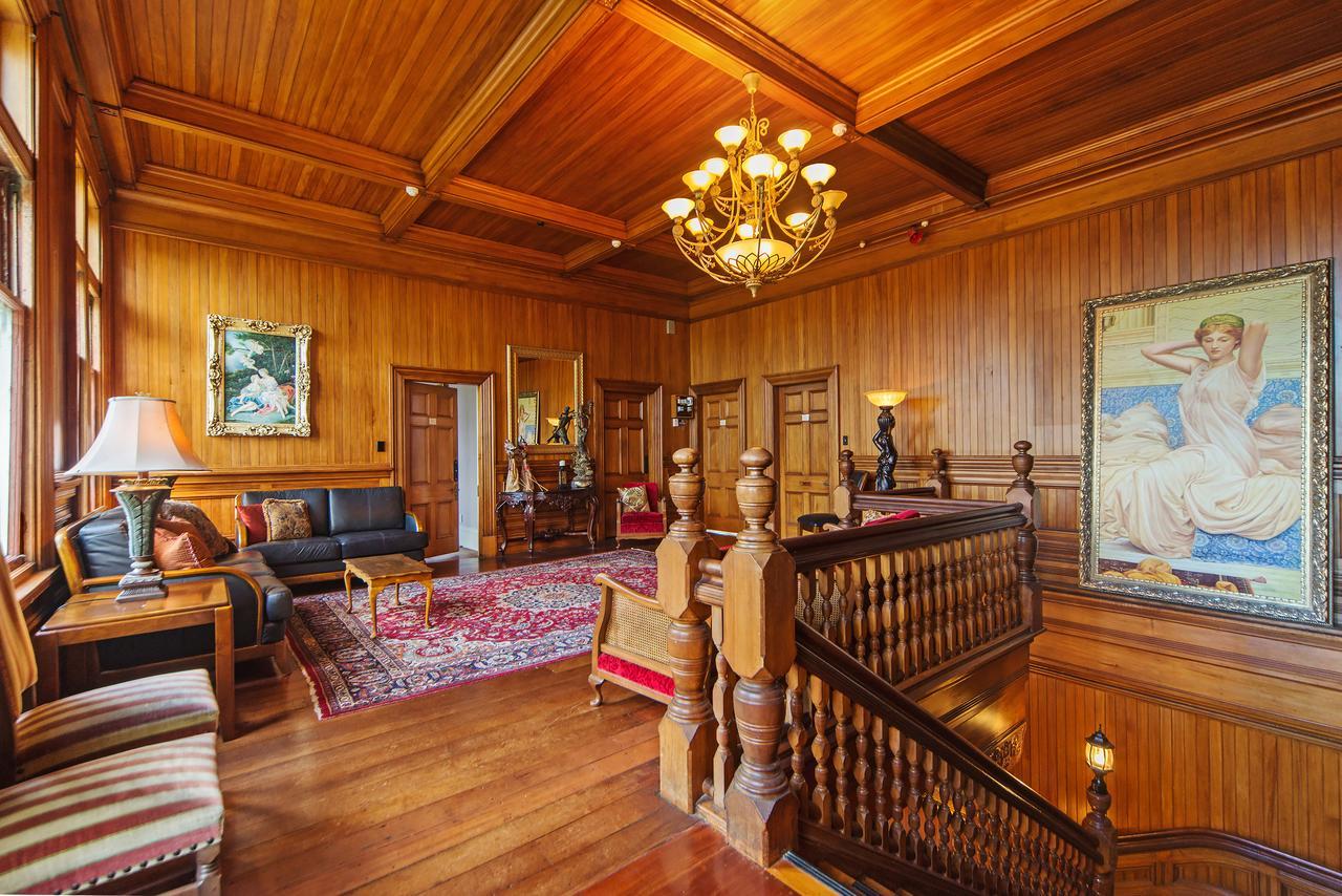 Highden Manor Estate Hotel Palmerston North Buitenkant foto