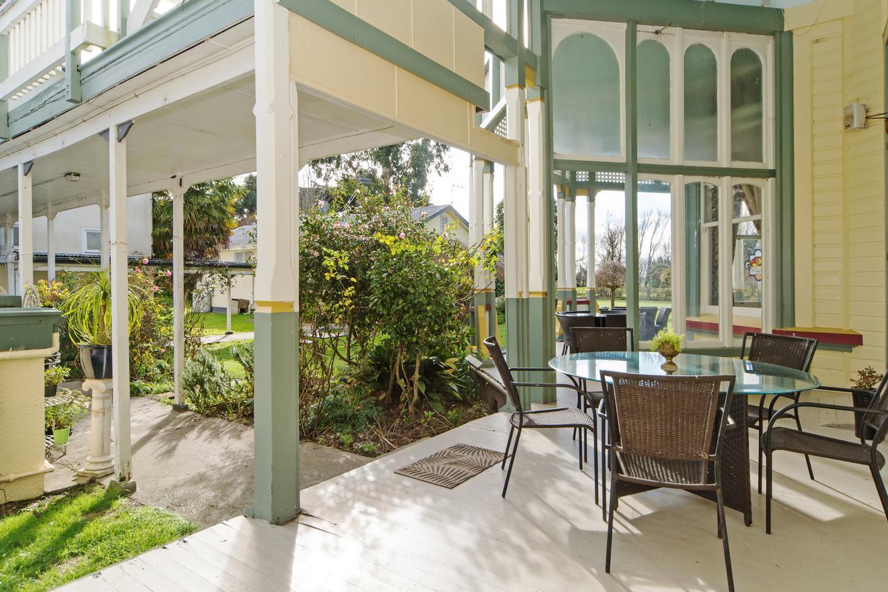 Highden Manor Estate Hotel Palmerston North Buitenkant foto