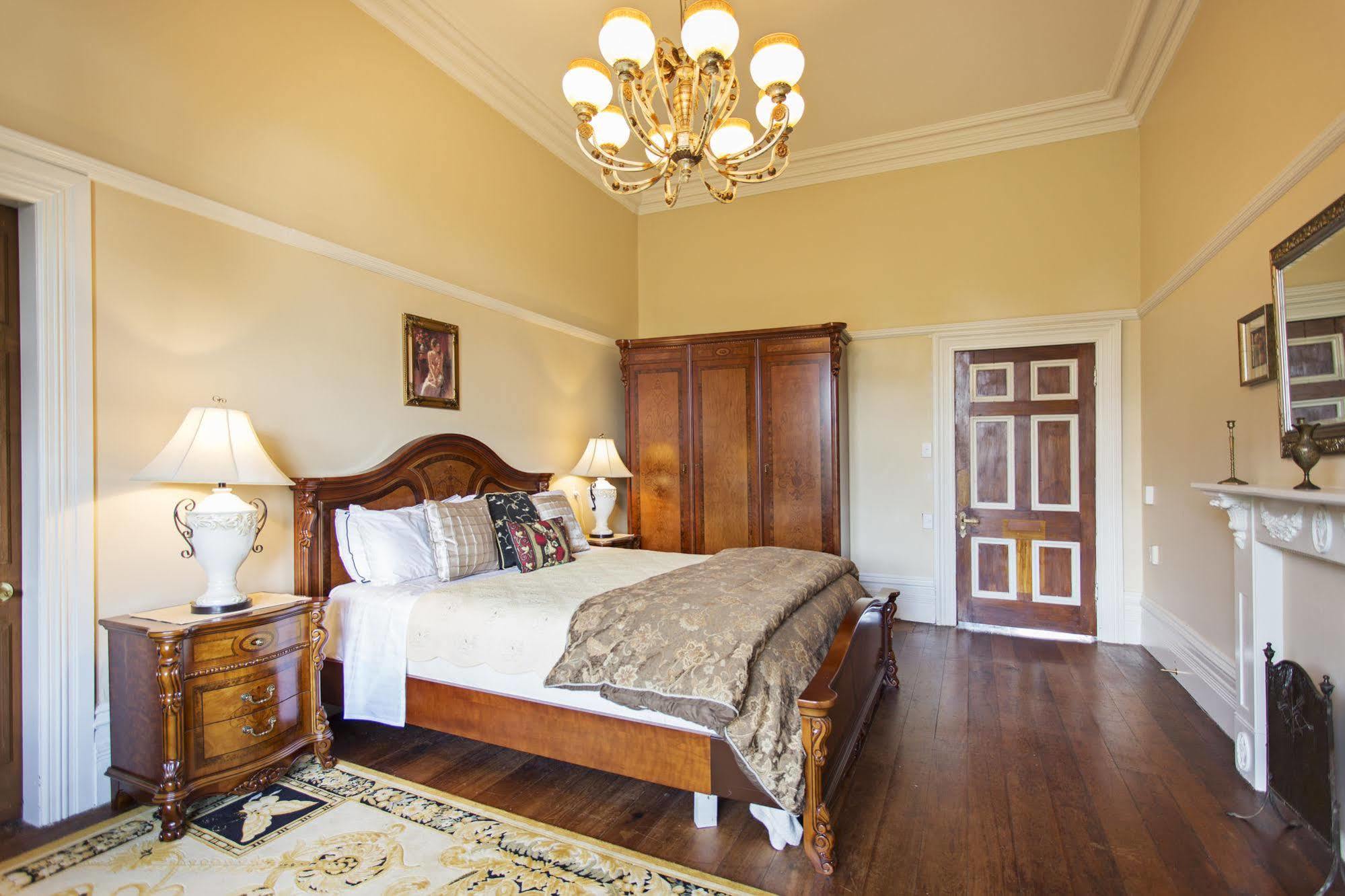 Highden Manor Estate Hotel Palmerston North Buitenkant foto