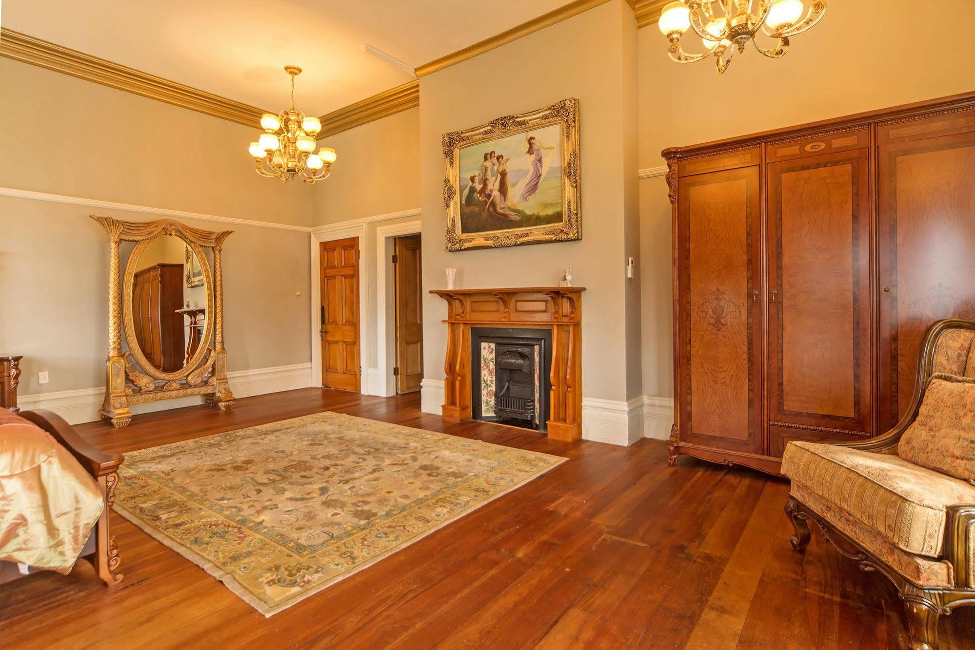 Highden Manor Estate Hotel Palmerston North Buitenkant foto